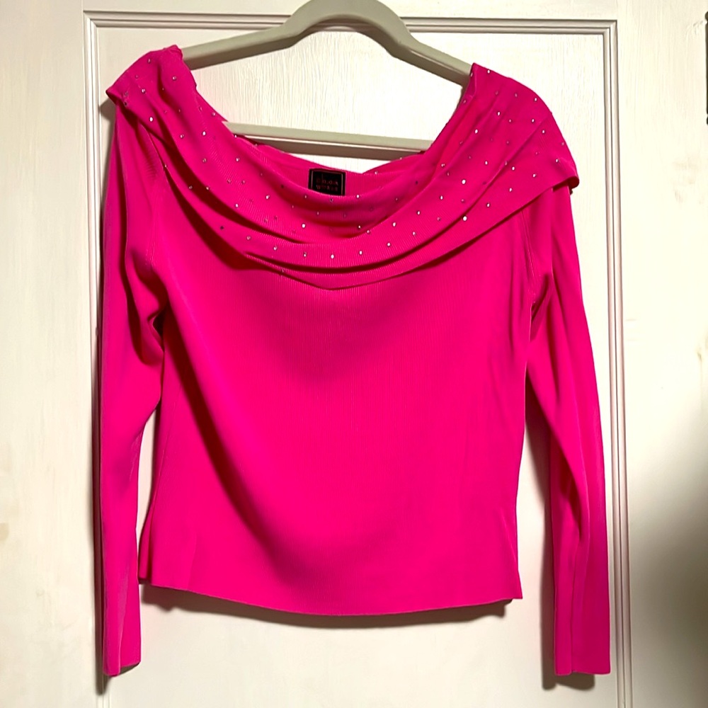 Hot pink off the shoulder blouse. Size large.